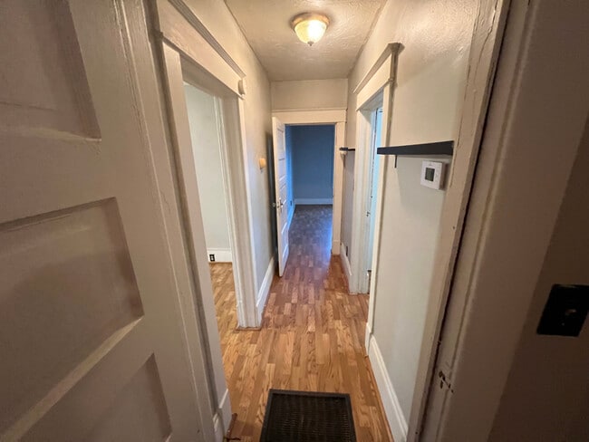 Building Photo - 1136 Moorland Ave