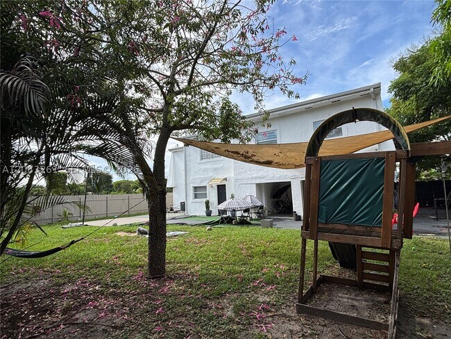 Building Photo - 4120 NW 166th St