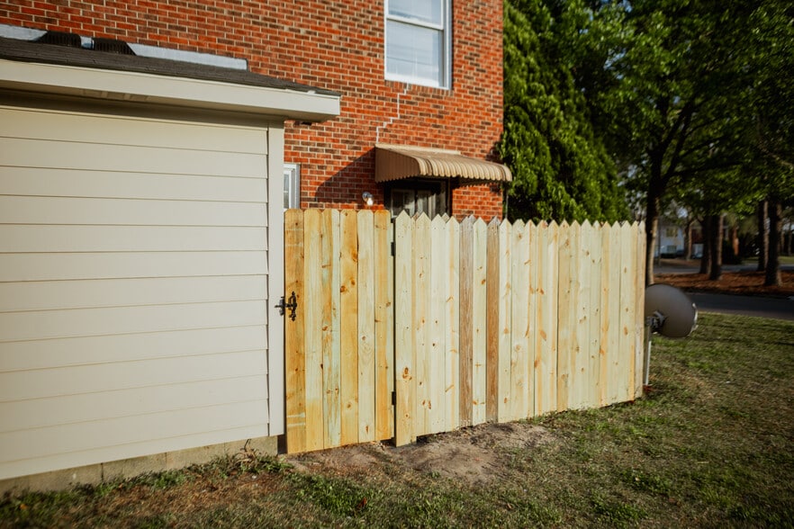 Building Photo - 199 Kristin Dr