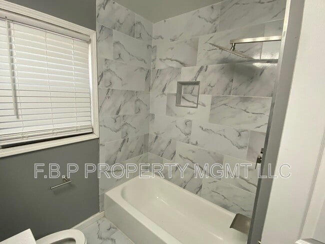 Building Photo - 19480 Huntington Rd