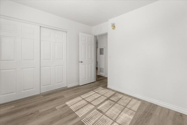 Building Photo - Single Story 4 Bedroom Home with Yard and Detached Garage in Montclair