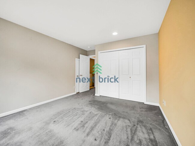 Building Photo - 4 Bed 2.5 Bath Single Family for Rent!