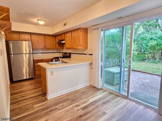 Building Photo - 200 Bamburgh Ct