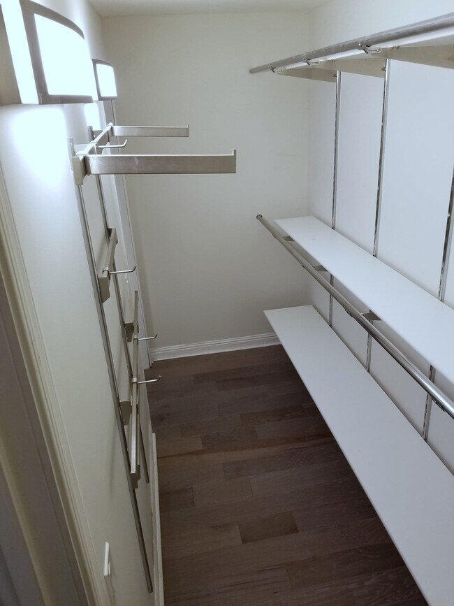 walk in closet - 1515 S Beverly Dr