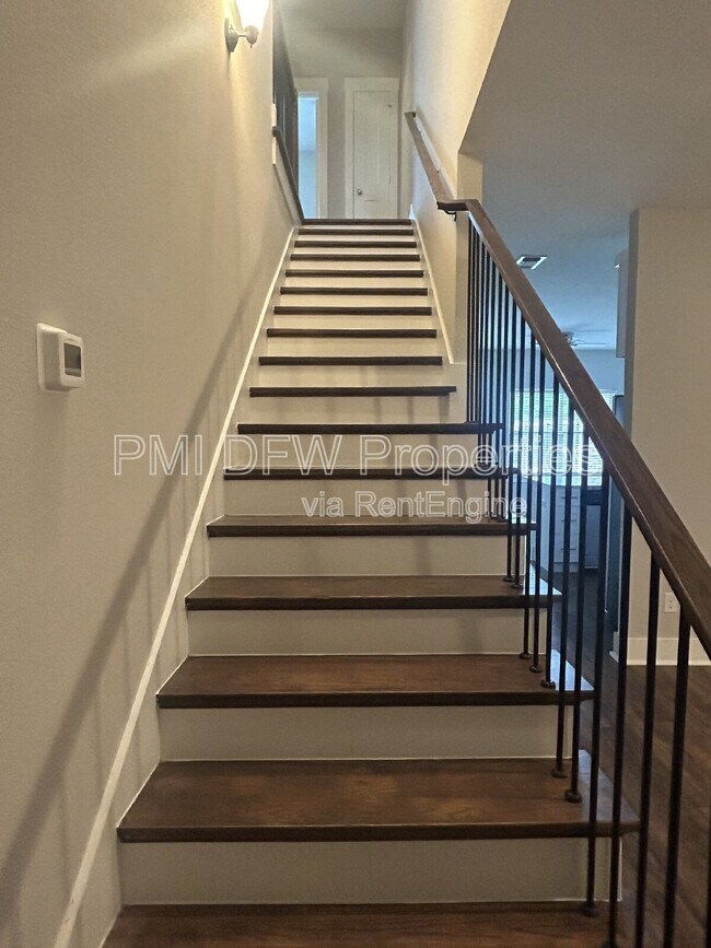 Building Photo - 212 Stone Cir