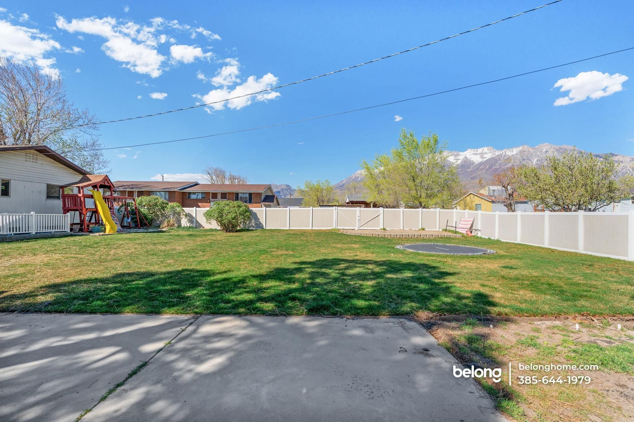 Building Photo - 428 200 E