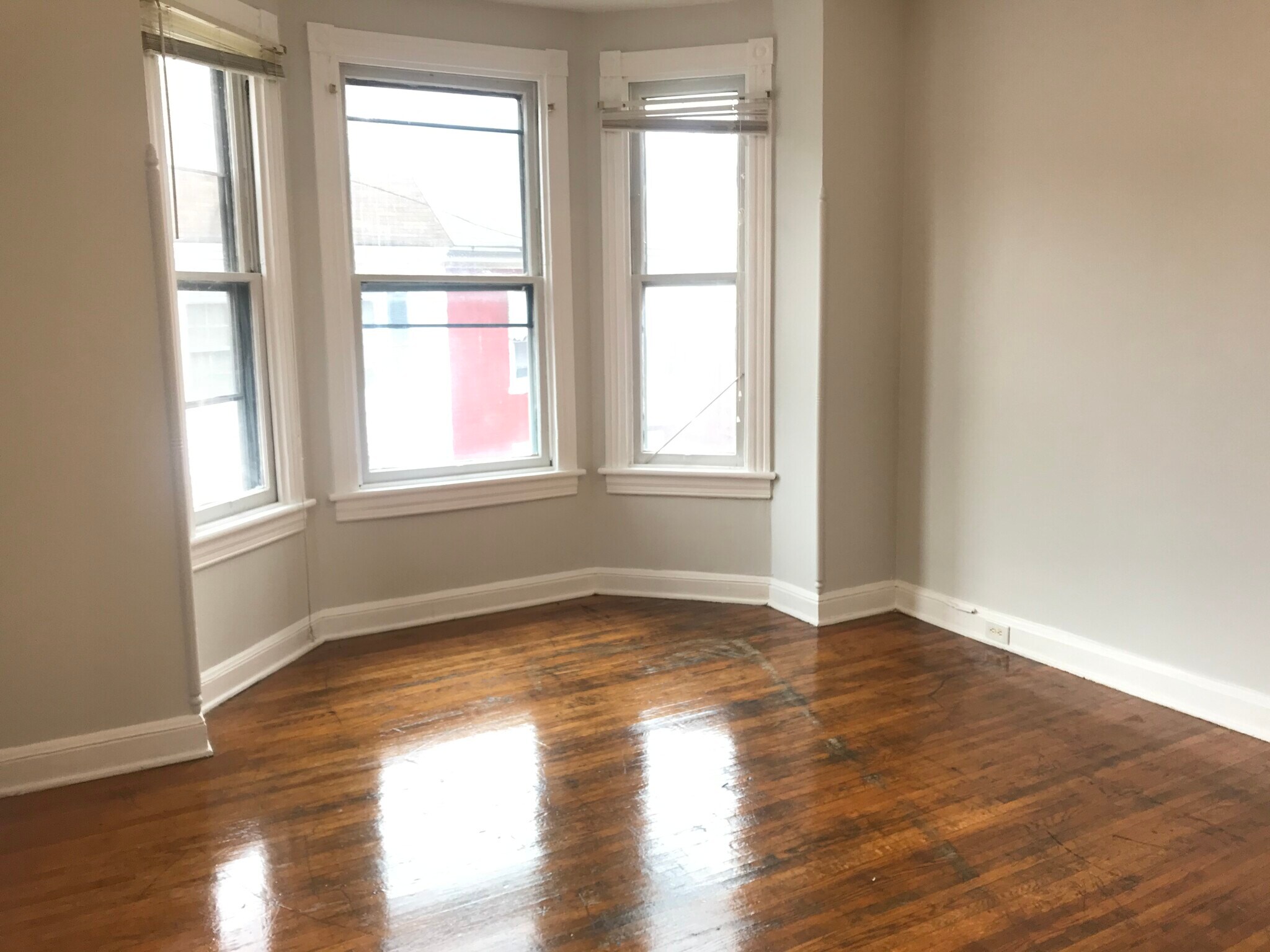 Building Photo - 25 S Locust St