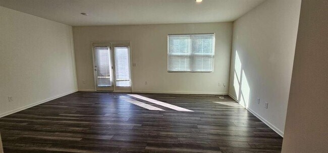 Building Photo - 3488 Cardinal Dr