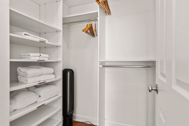 Building Photo - Pet-Friendly 30-Day Rental – Downtown Wate...