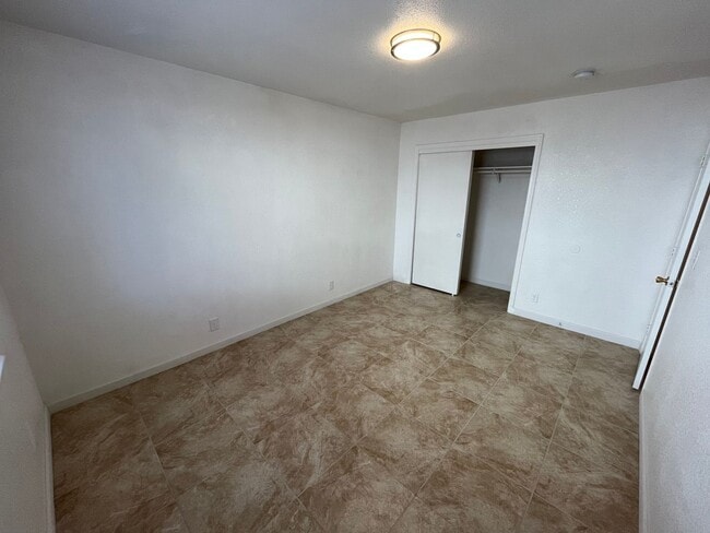 Building Photo - NE Visalia home coming soon