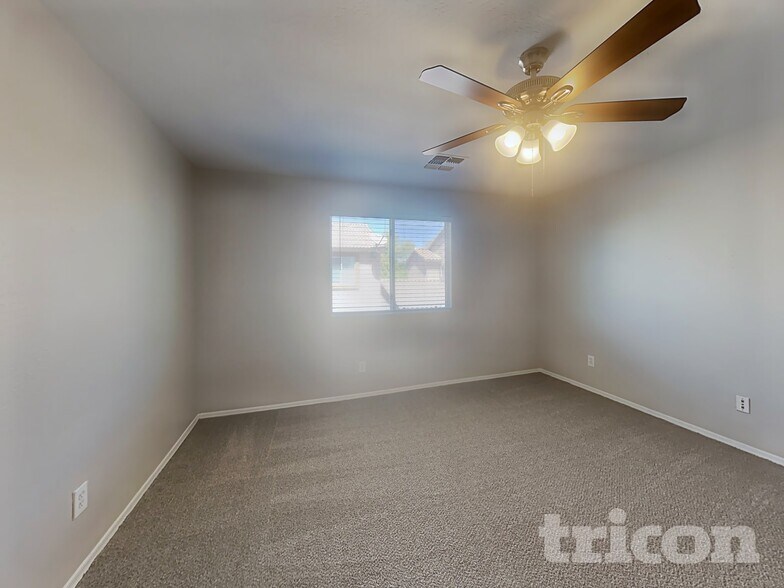 Building Photo - 3812 S 54th Glen