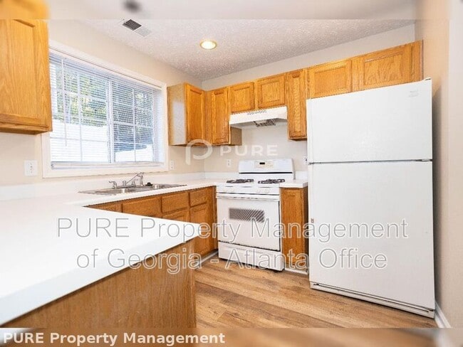 Building Photo - 624 Bedford Ct