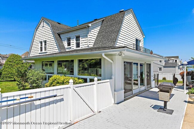 Building Photo - 27 Shrewsbury Dr