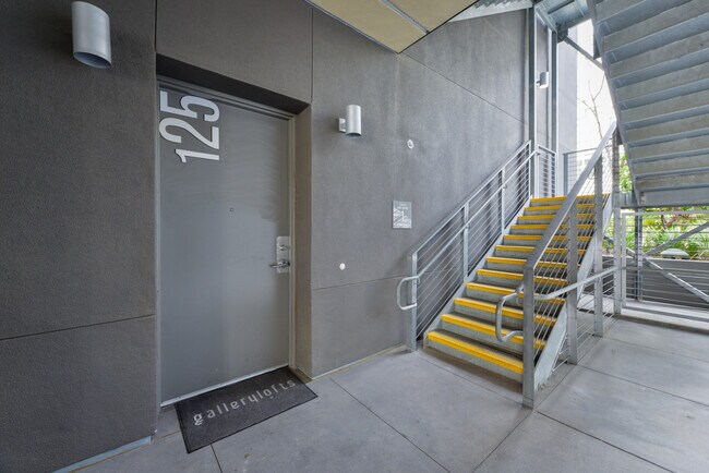 Building Photo - 4080 Glencoe Ave