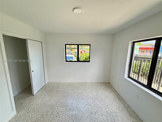 Building Photo - 180 NE 57th St