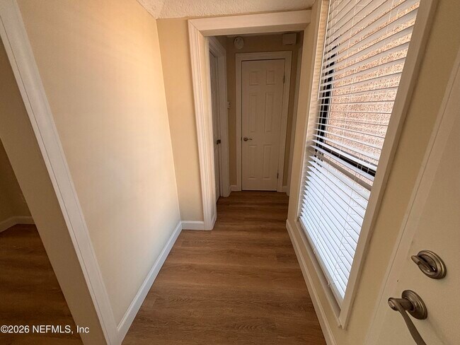 Building Photo - 7827 Fawn Brook Cir E
