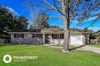 Building Photo - 7421 Deepwood Dr N