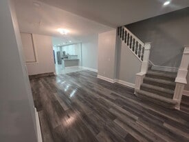 Building Photo - 636 N 63rd St