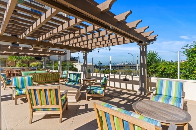 Building Photo - 1019 Costa Pacifica Way