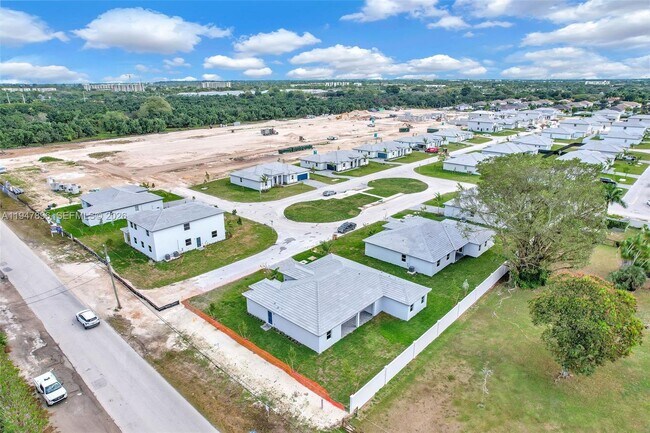 Building Photo - 27210 SW 159th Path