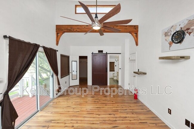 Building Photo - 9934 Peninsular Dr
