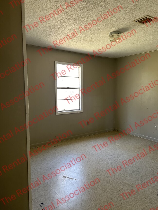 Building Photo - 110 Kenny Ln