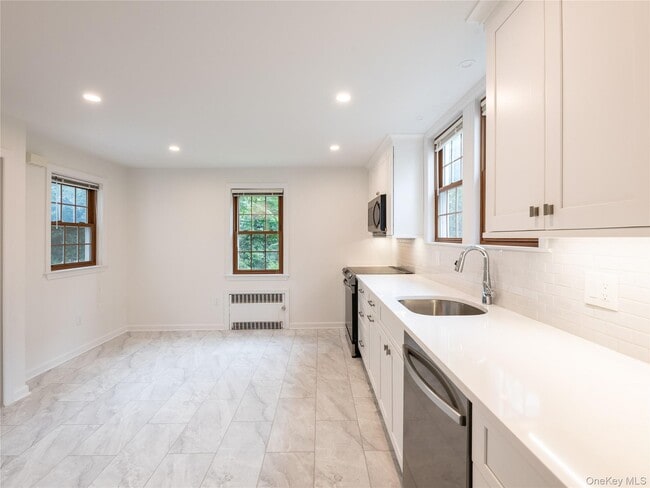 Building Photo - 189 Nassau Ave
