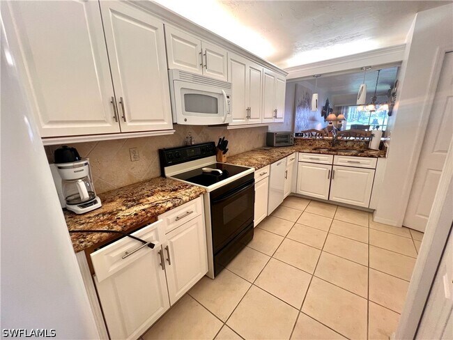 Building Photo - 4240 Chantelle Dr