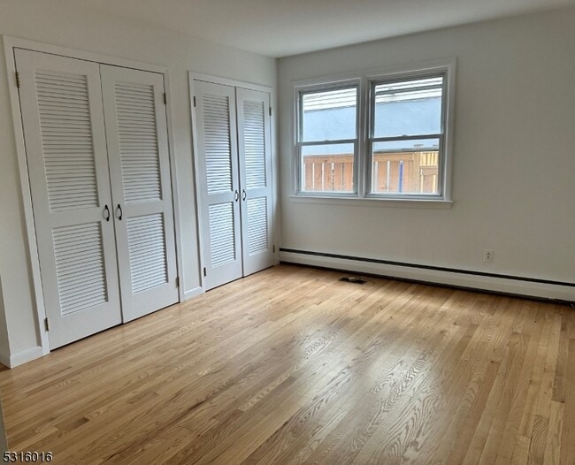 Building Photo - 1 Oak Grove Rd