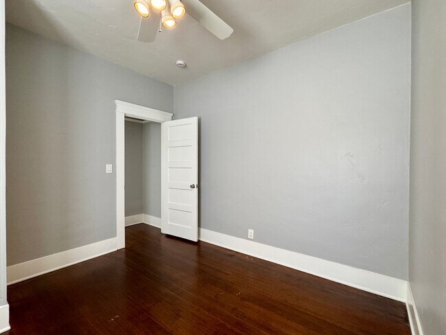 Building Photo - 2129 B St