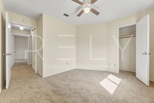 Building Photo - 604 David Curry Dr