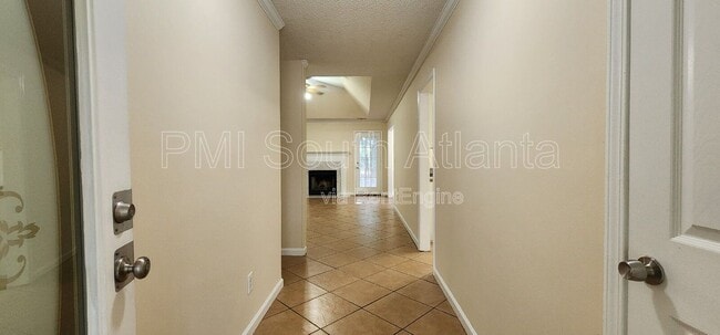 Building Photo - 2735 Stanton Woods Dr SE