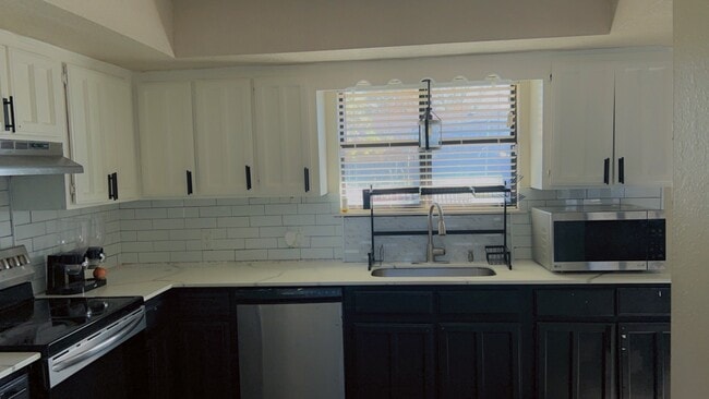 Building Photo - 3383 S 141st E Ave