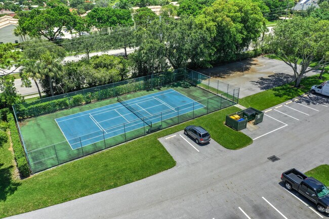 Building Photo - 601 Sabal Ridge Cir