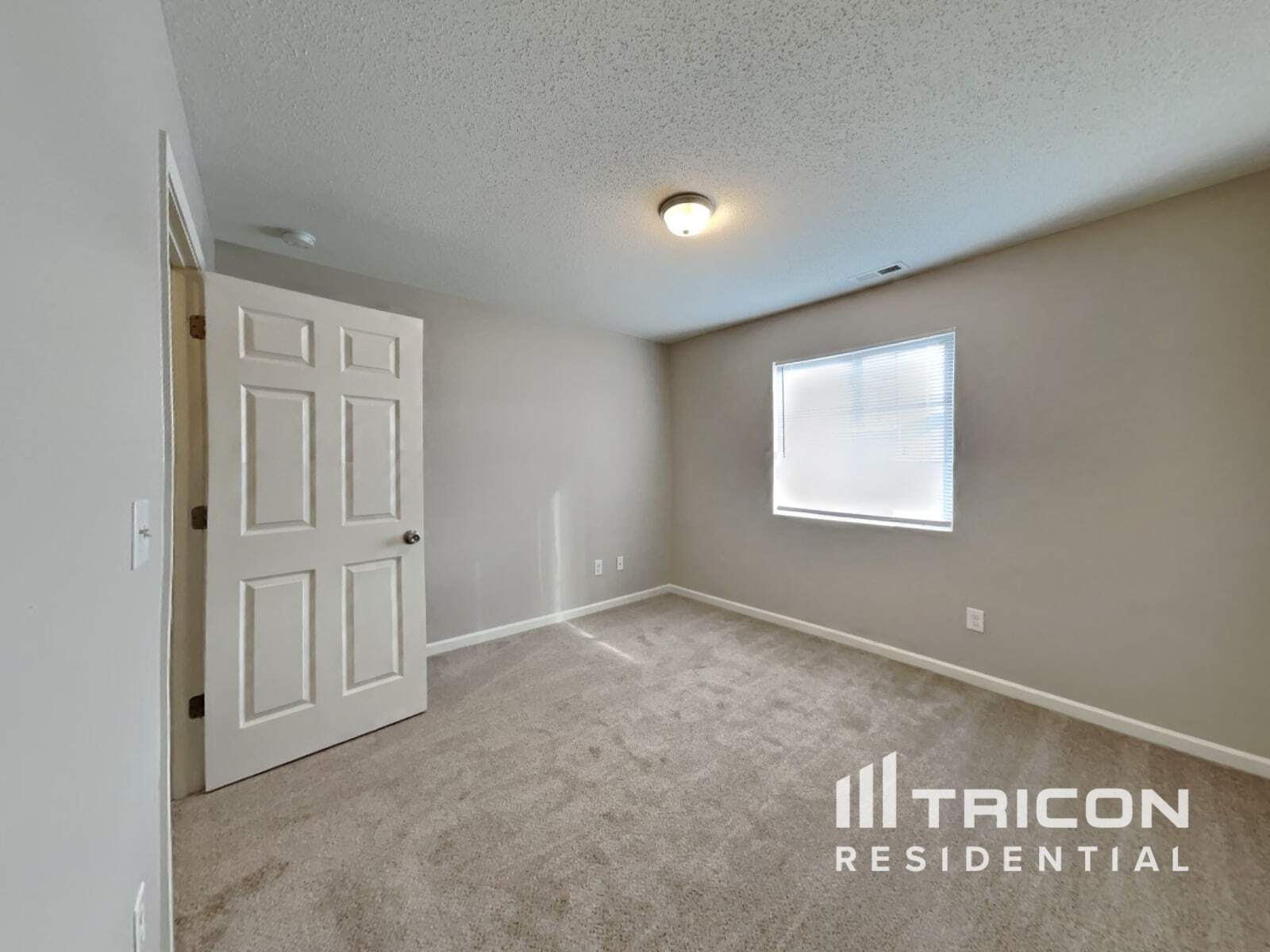 Building Photo - 7 Selsey Ct