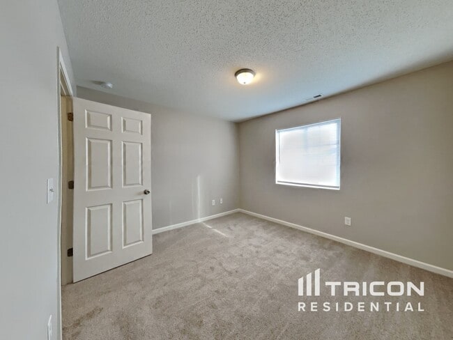 Building Photo - 7 Selsey Ct