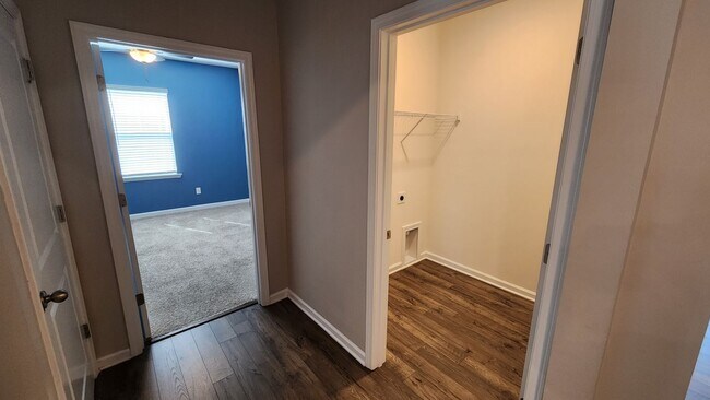 Building Photo - Simpsonville - Howards Park - One Level 4B...