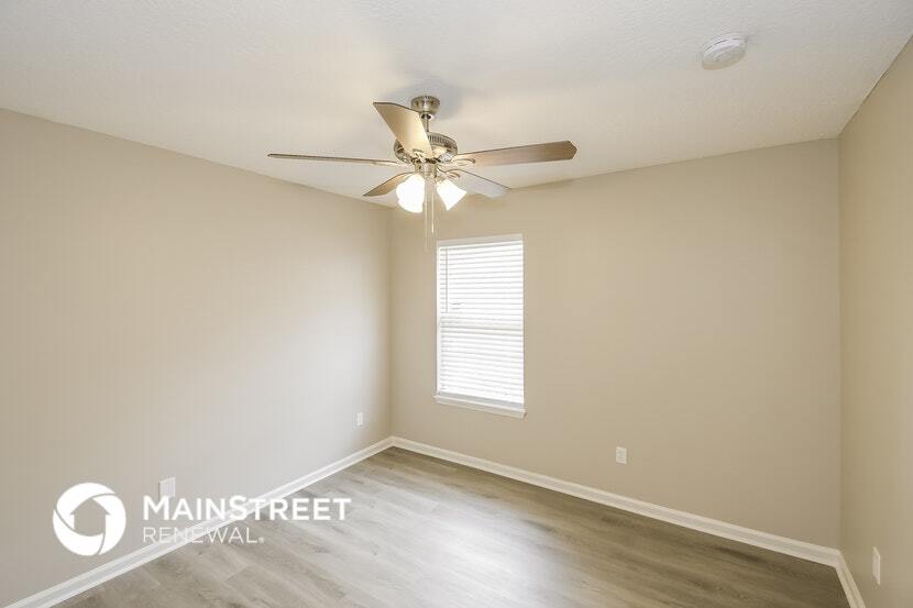 Building Photo - 10813 Campus Heights Ln