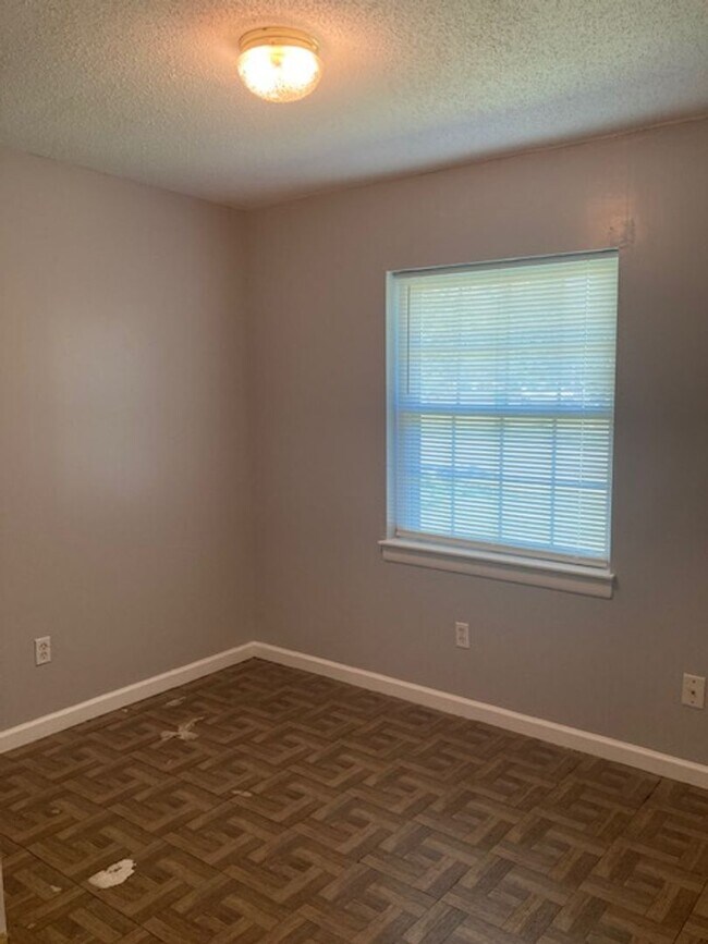 Building Photo - Gulfport 3 Bedroom