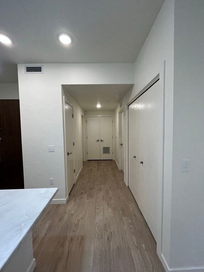 Building Photo - 4617 Lexington Sky Lane-304