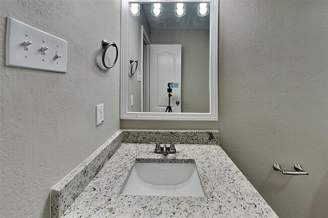 Building Photo - 4506 Clemwood Ln