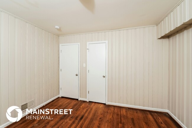 Building Photo - 2237 5th St NE