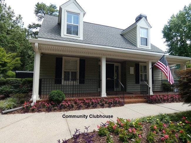 Building Photo - Easy Living in the Heart of Sandy Springs
