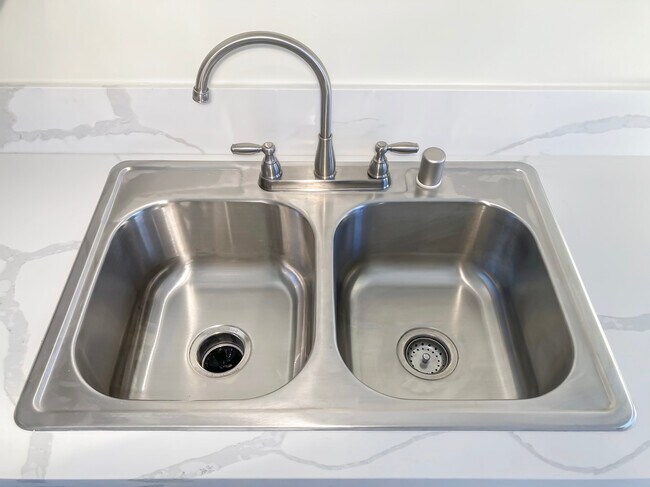 Building Photo - 909 S 2nd St