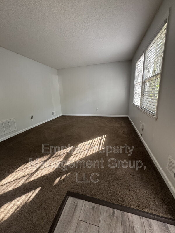 Building Photo - 2217 Apple Valley Rd