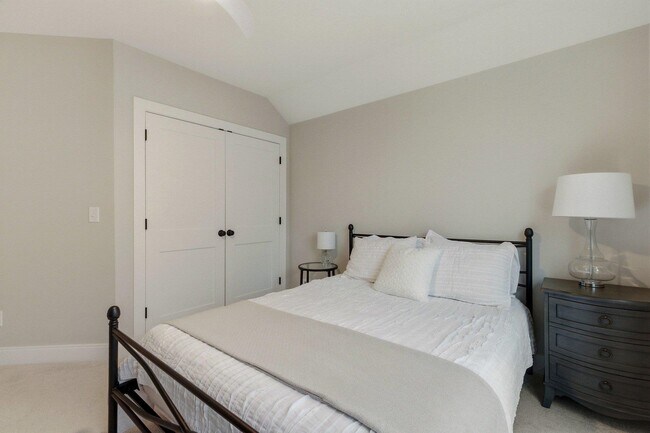 Building Photo - 40 Sage Ln