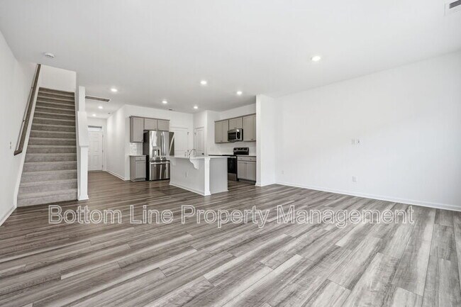 Building Photo - 27 Broward Ln