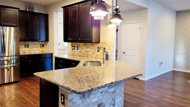 Building Photo - 7905 Iceland Gull Street