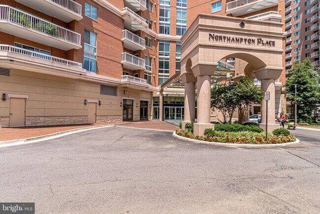 Building Photo - 3101 N Hampton Dr
