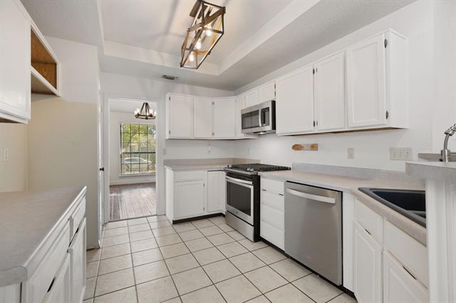 Building Photo - 1017 Micarta Dr